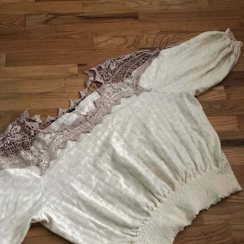 Free People Lace light sweater.size L